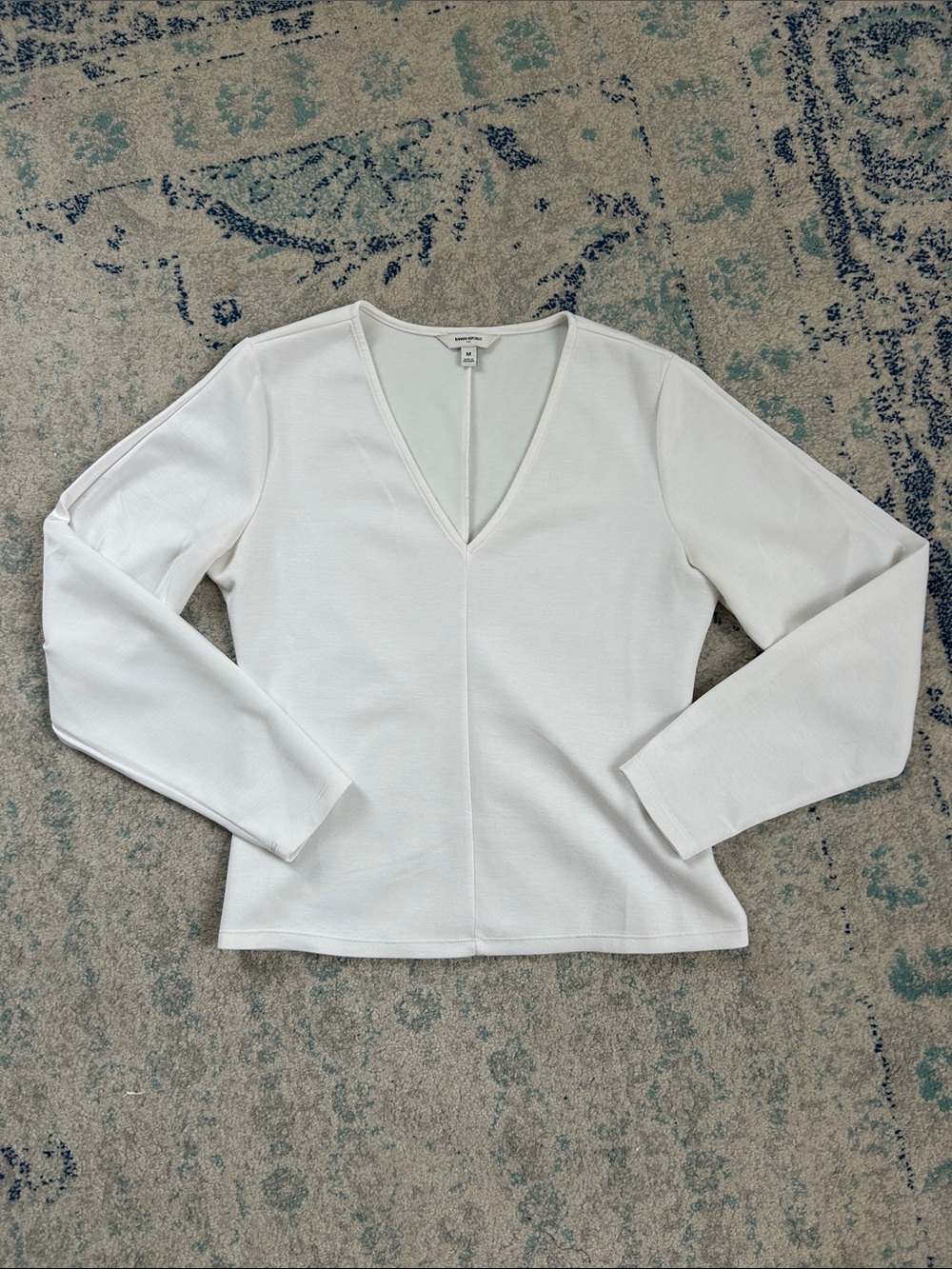 Banana Republic V-Neck Long Sleeve Top